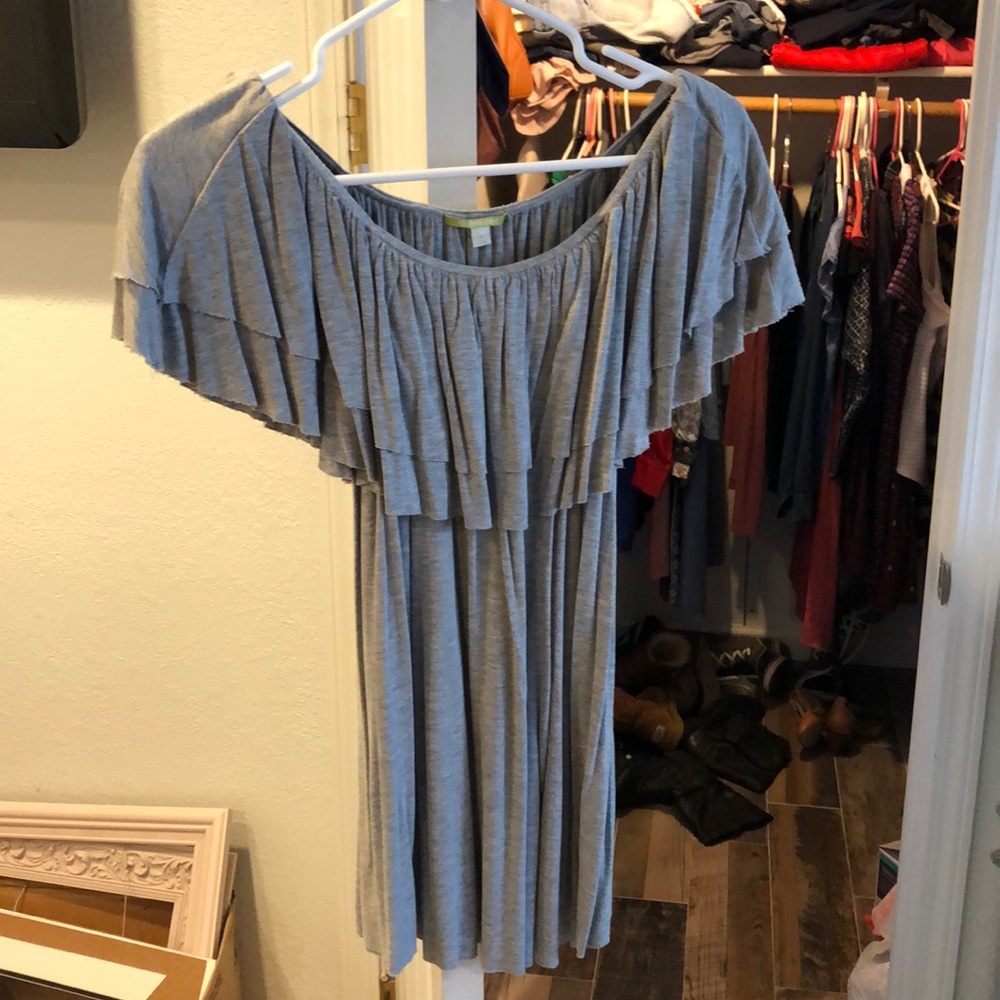 Gianni Biilni grey jersey off the shoulder top